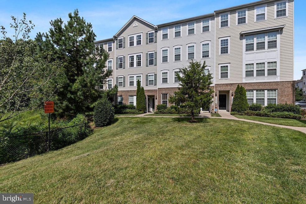 14816 Mason Creek Cir, Woodbridge, VA 22191 - photo 1