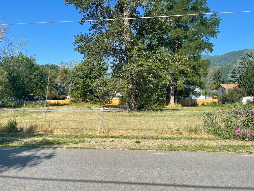 Corner lot