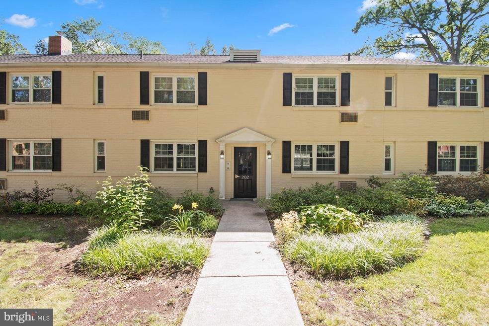 202 N Trenton St unit 2024, Arlington, VA 22203 - photo 1