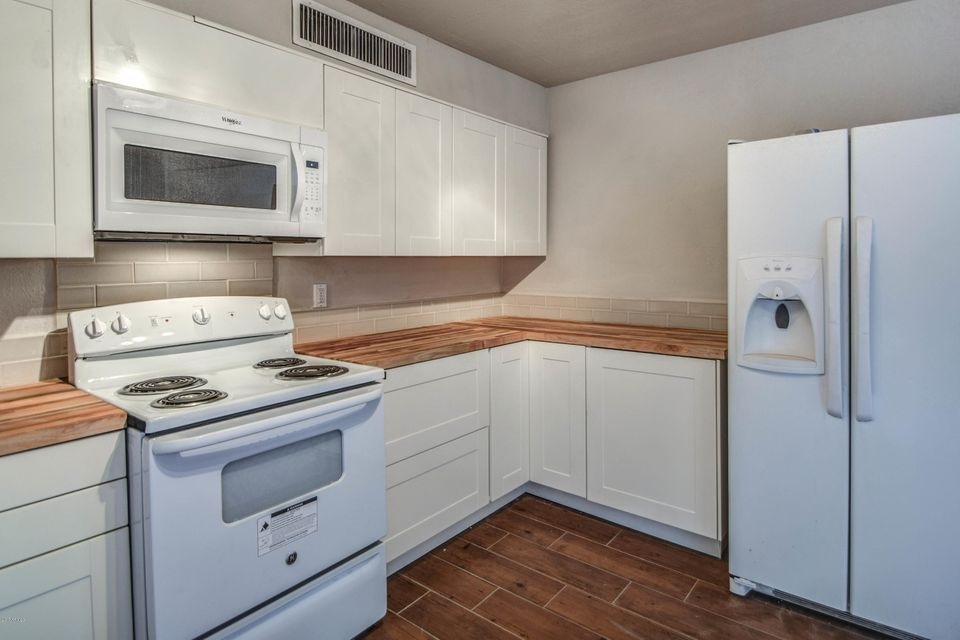 3002 N 54th Ln, Phoenix, AZ 85031 - photo 1