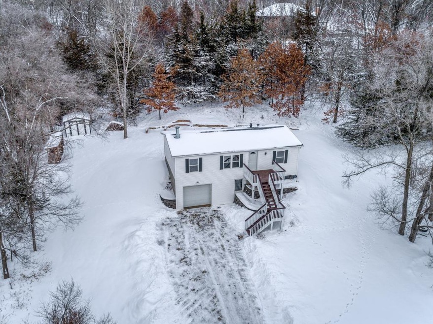 This home feels like it is in the country because 