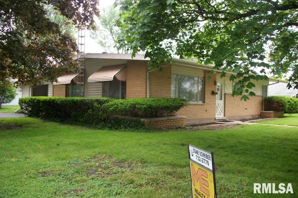 115 Southgate St, Lincoln, IL 62656 - photo 1