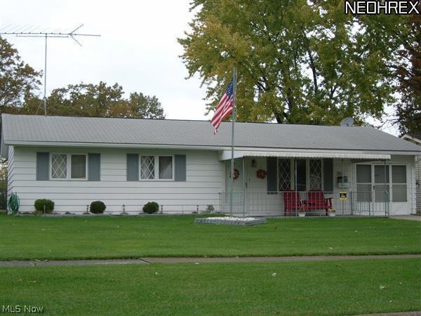 1915 E 39th St, Lorain, OH 44055 - photo 1