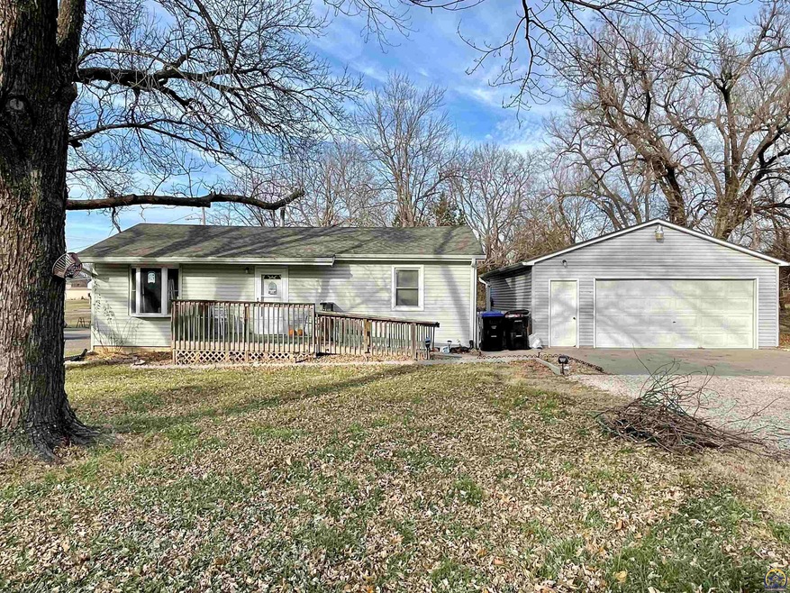 1806 SW 33rd St, Topeka, KS 66611 - photo 1
