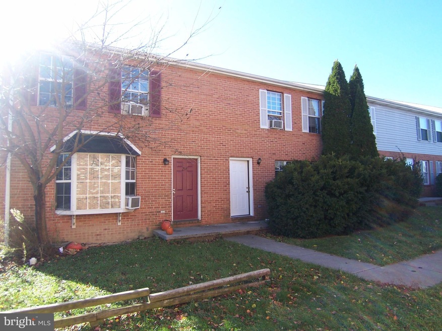 212 Nottoway Dr, Stephens City, VA 22655 - photo 1