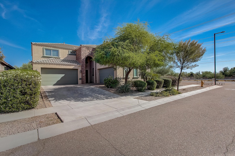 02-N 44th Way-002