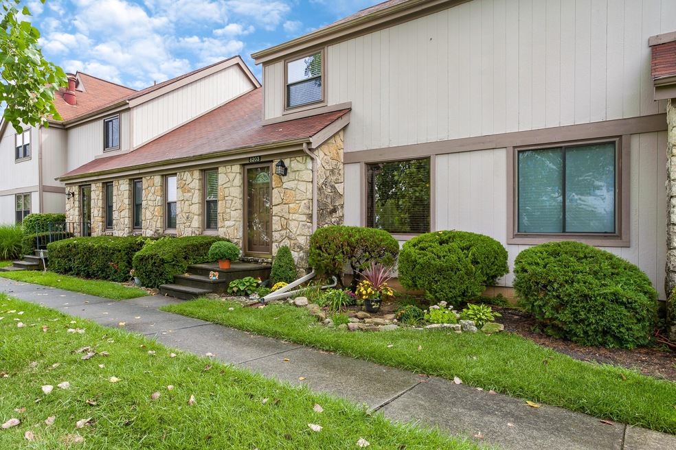 P6203 Roxburgh Ct -001