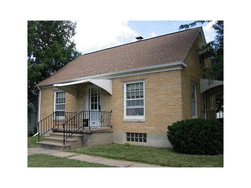 361 13th St SW, Cedar Rapids, IA 52404 - photo 1