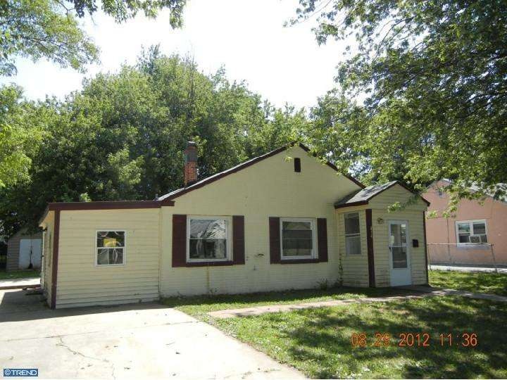 414 Martin Dr, New Castle, DE 19720 - photo 1