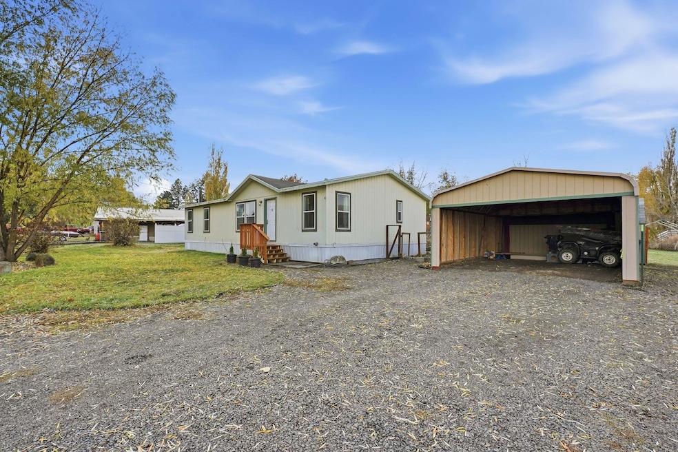 425 N Laurel St, Reardan, WA 99029 - photo 1