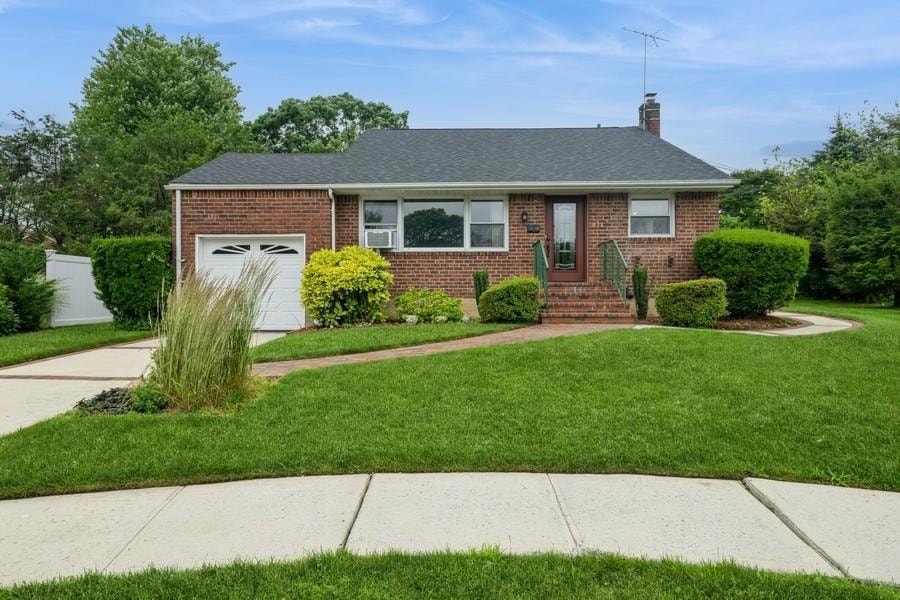 Sold $765,000 • Co-Listing Agent