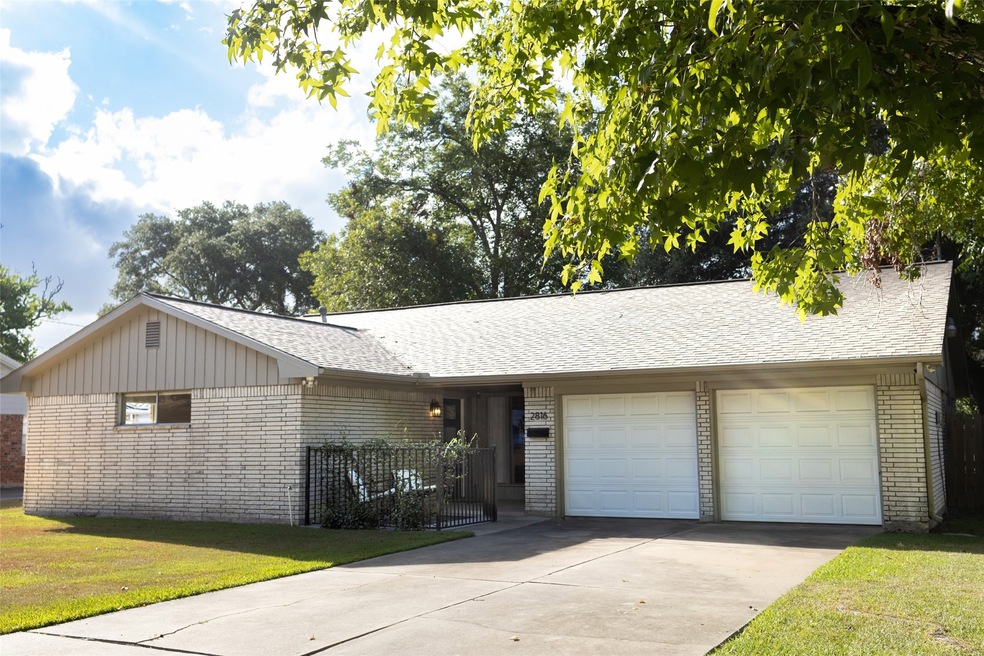 2816 Encino Ave, Bay City, TX 77414 - photo 1