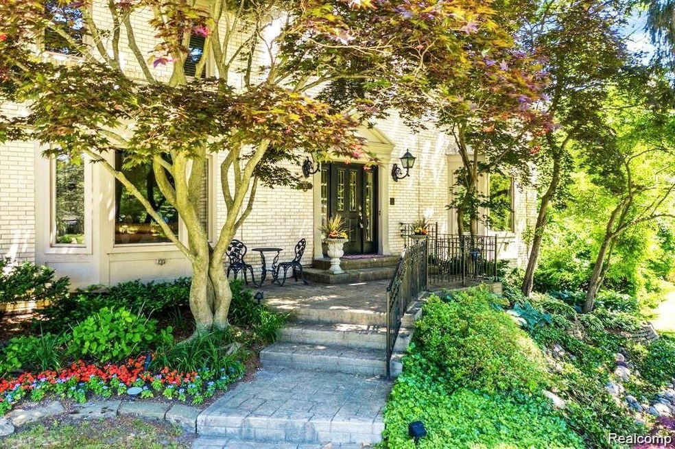 Welcome to 821 Hidden Pine - Paver walkway surroun