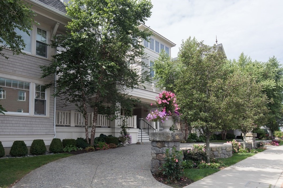 245 Humphrey St unit 202, Swampscott, MA 01907 - photo 1