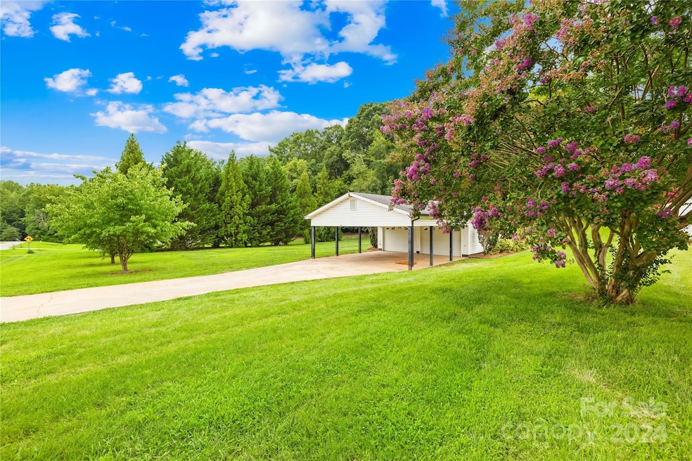 114 Trent Rd, Statesville, NC 28677 - photo 1