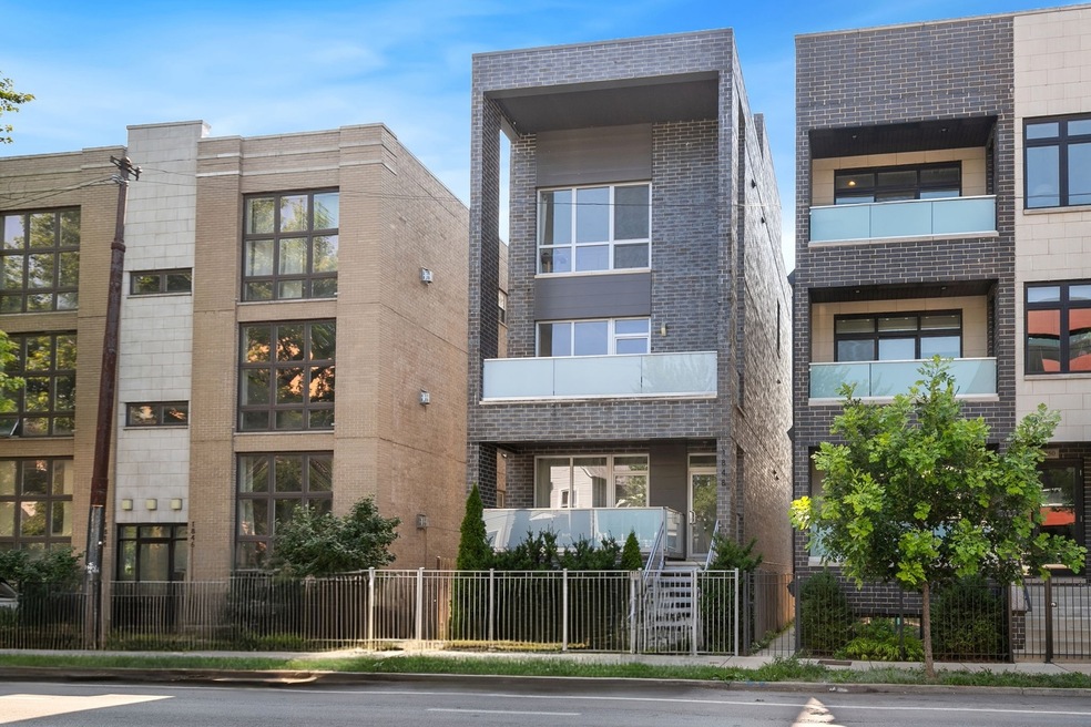 Pending $824,900 • Co-Listing Agent