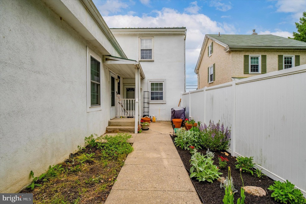 20 S Village Ave unit 7, Exton, PA 19341 - photo 1