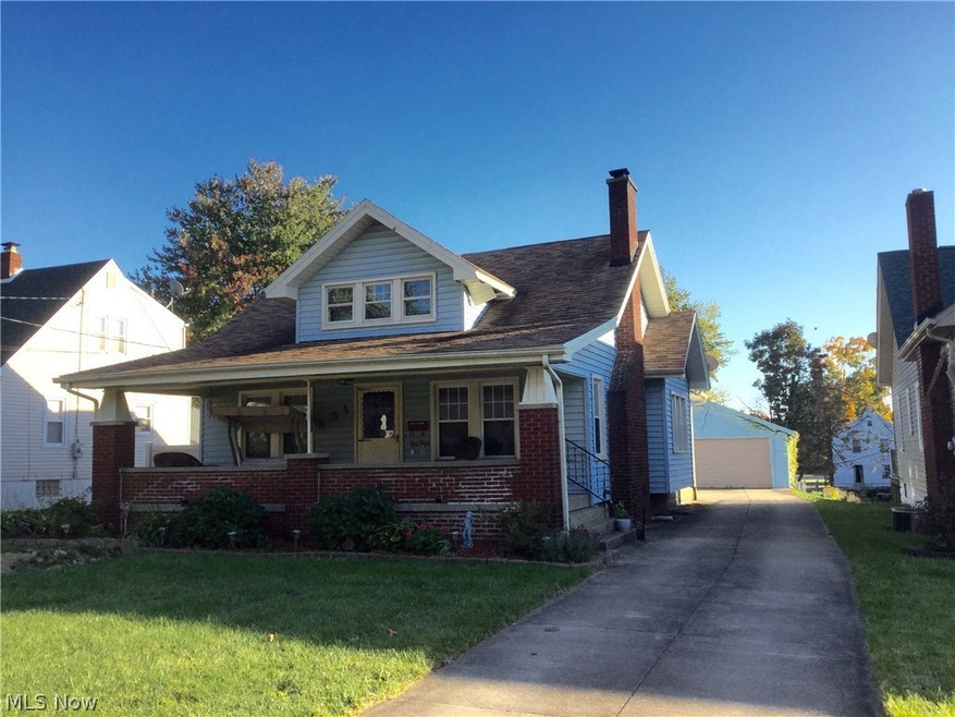 Friends, Welcome to 131 Maywood.  Step In and See Why I'm the Perfect Place for Any Season!!!