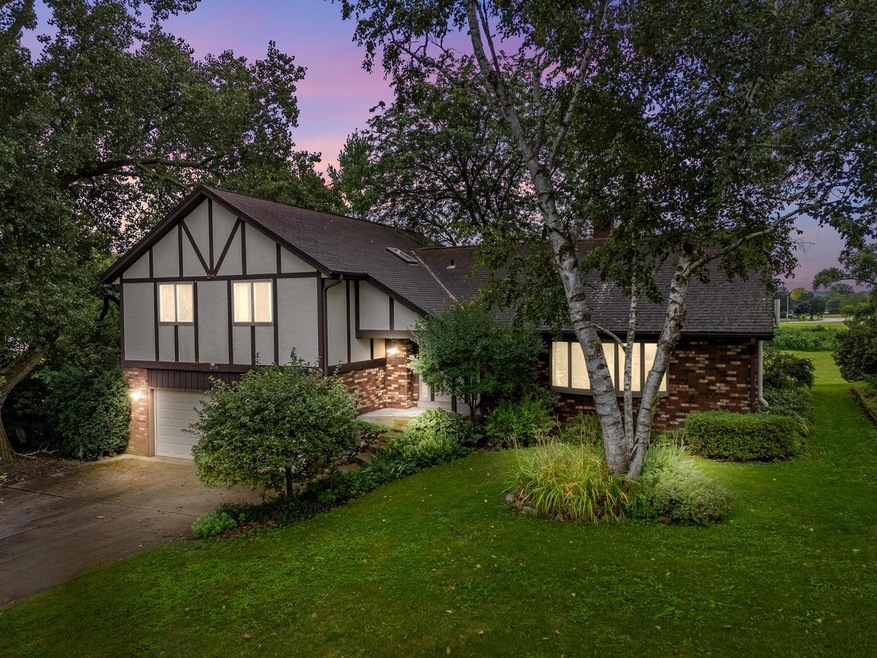 2709 Minot Ln-1