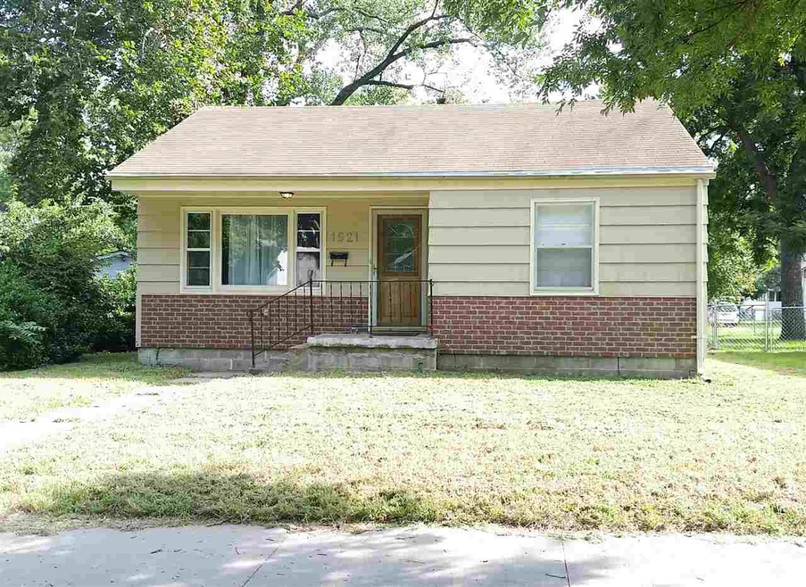 1521 Houston St, Manhattan, KS 66502 - photo 1