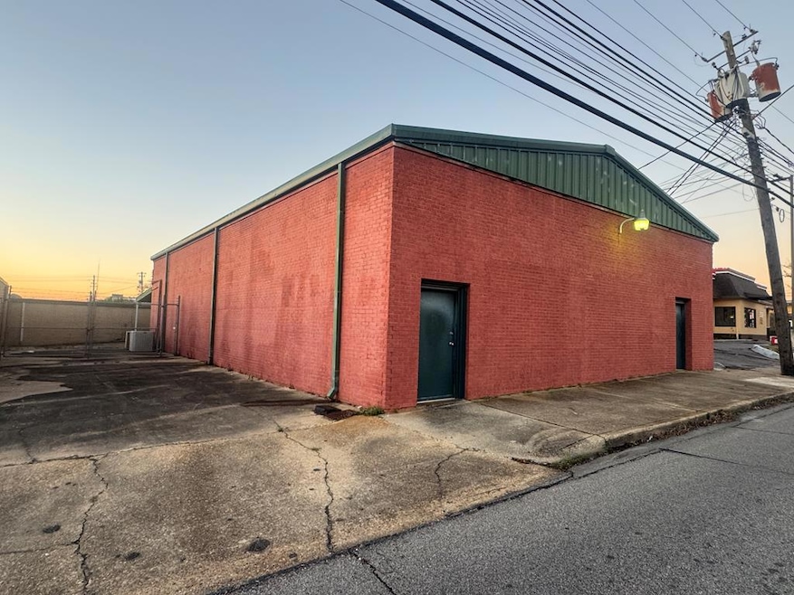 107 W Burdeshaw St, Dothan, AL 36303 - photo 1