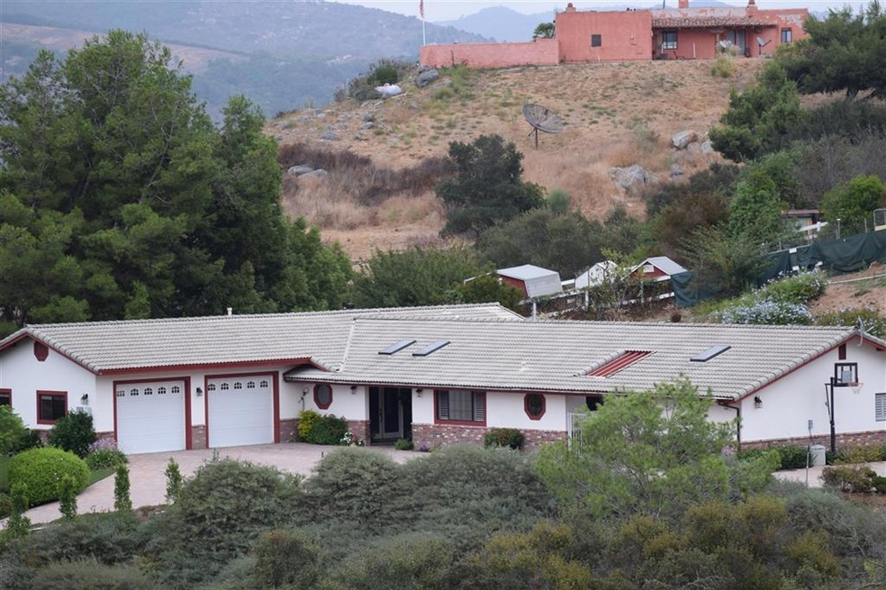 9733 Running Creek Ln, Escondido, CA 92026 - photo 1