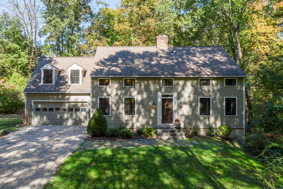 5 Cedar Cir, Newtown, CT 06470 - photo 1