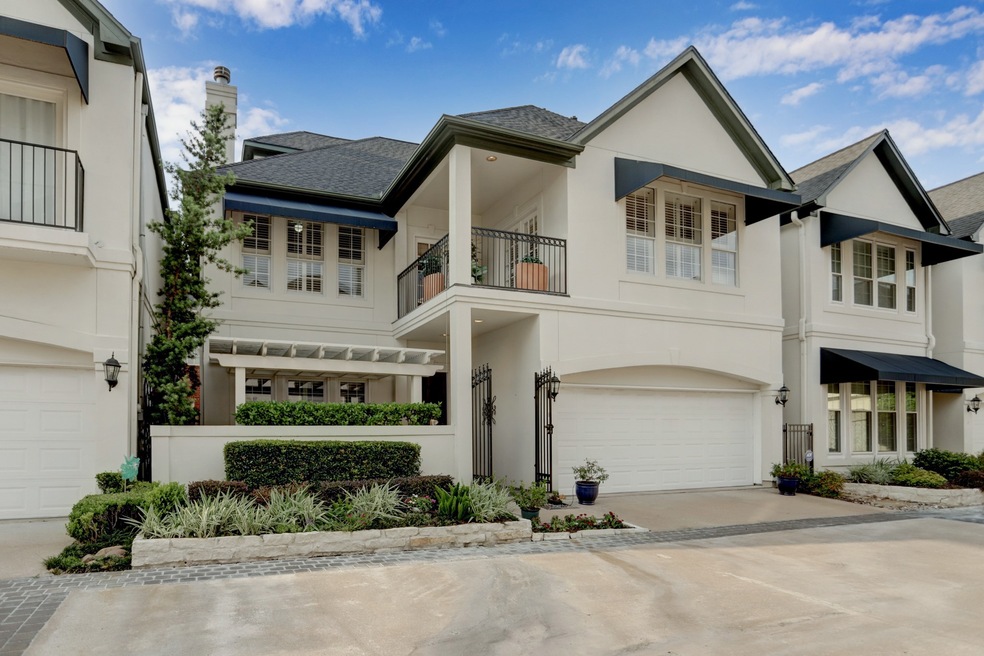 Welcome to 2215 Potomac #B. This lovely home is situated inside the gated community of Villas on Potomac, ideally located in the Galleria and Post Oak area near shopping, fine dining and excellent private and preferred public schools.