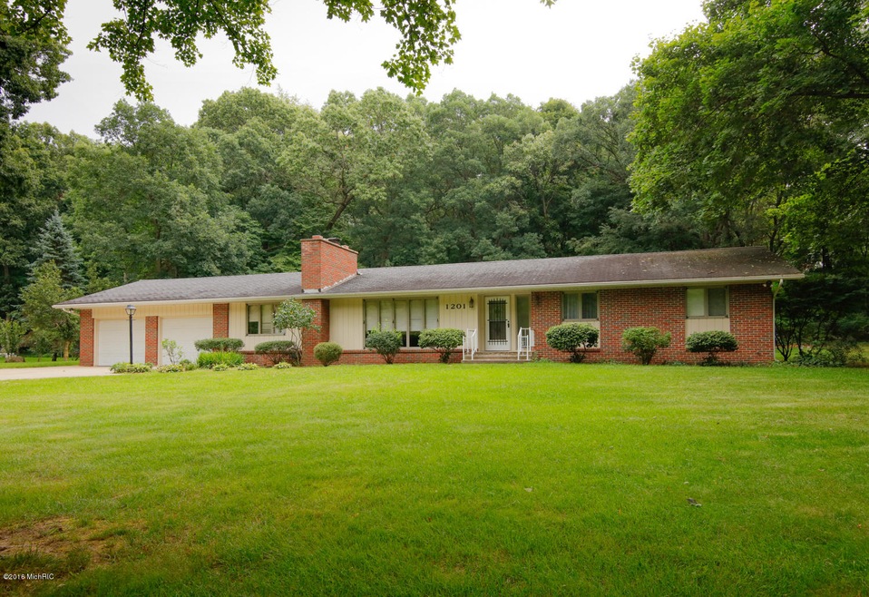 1201 Robinhood Trail-101