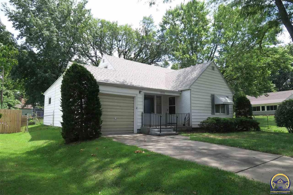 1228 SW Orleans St, Topeka, KS 66604 - photo 1