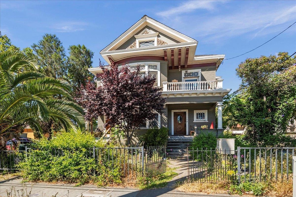 Sold $1,455,000 • Co-Listing Agent