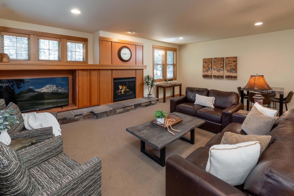 57111 Fremont Dr unit 2, Sunriver, OR 97707 - photo 1