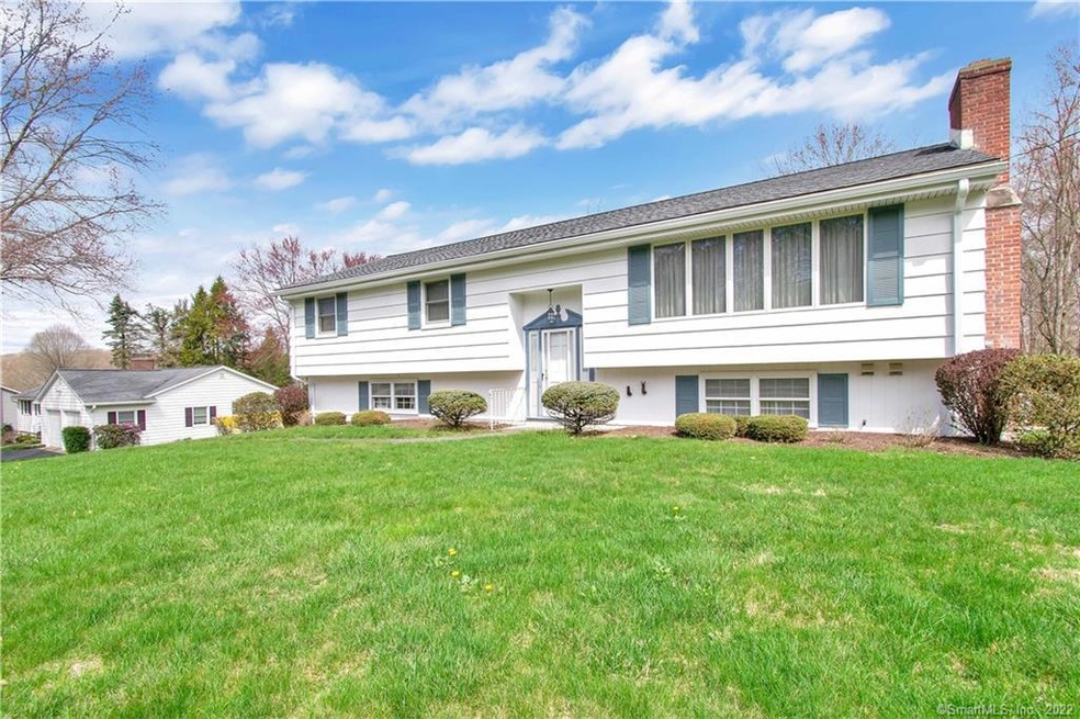 Well maintained raised ranch in Trumbull