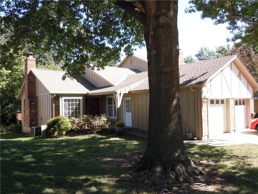 9917 Edelweiss Cir, Shawnee, KS 66203 - photo 1