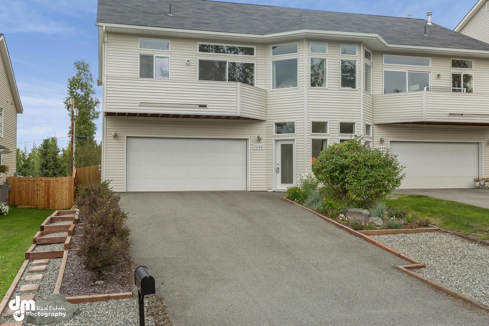 7042 Stella Place unit 5A, Anchorage, AK 99507 - photo 1