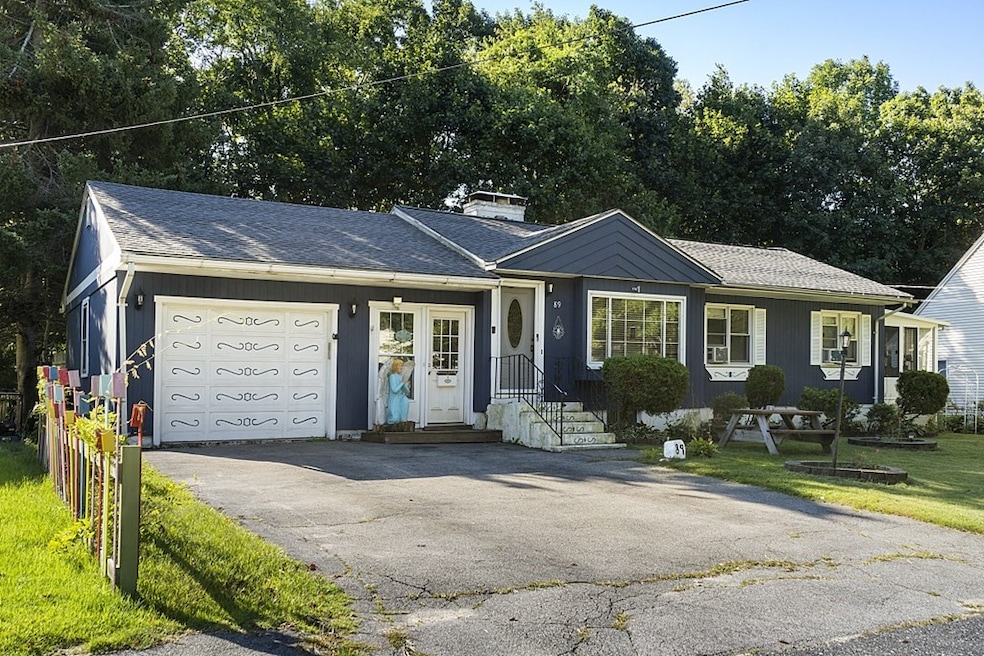 89 Tarrytown Ln, Worcester, MA 01602 - photo 1