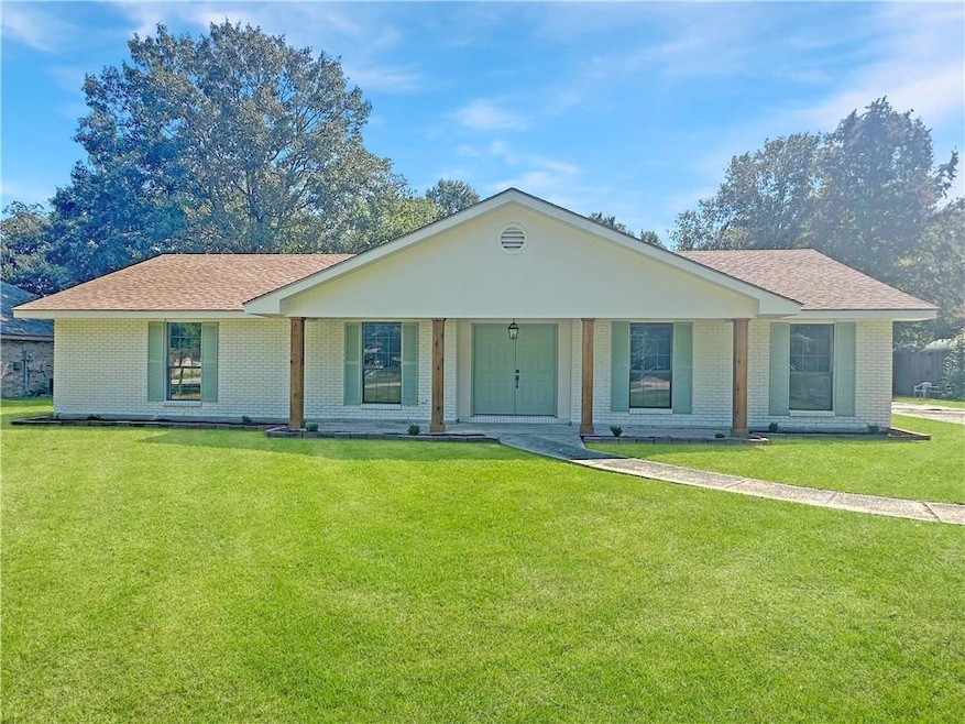 301 Steele Rd, Slidell, LA 70461 - photo 1