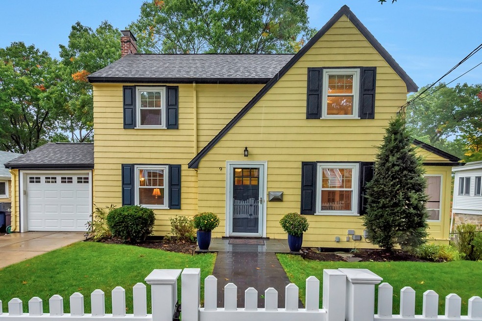 9 Bellaire Rd, West Roxbury, MA 02132 - photo 1