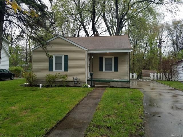 2922 Palmer Ct, Port Huron, MI 48060 - photo 1