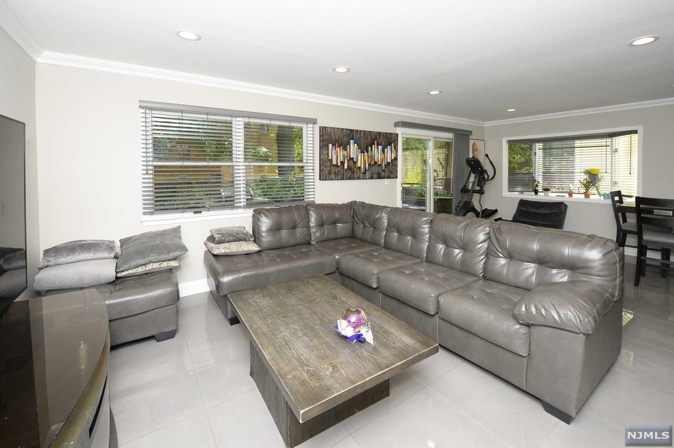 7 Park View Place unit 1X, Fair Lawn, NJ 07410 - photo 1