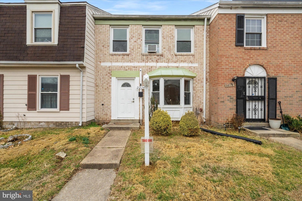 2214 Dawn Ln, Temple Hills, MD 20748 - photo 1