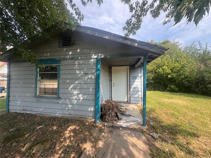 310 N 8th St, Seminole, OK 74868 - photo 1