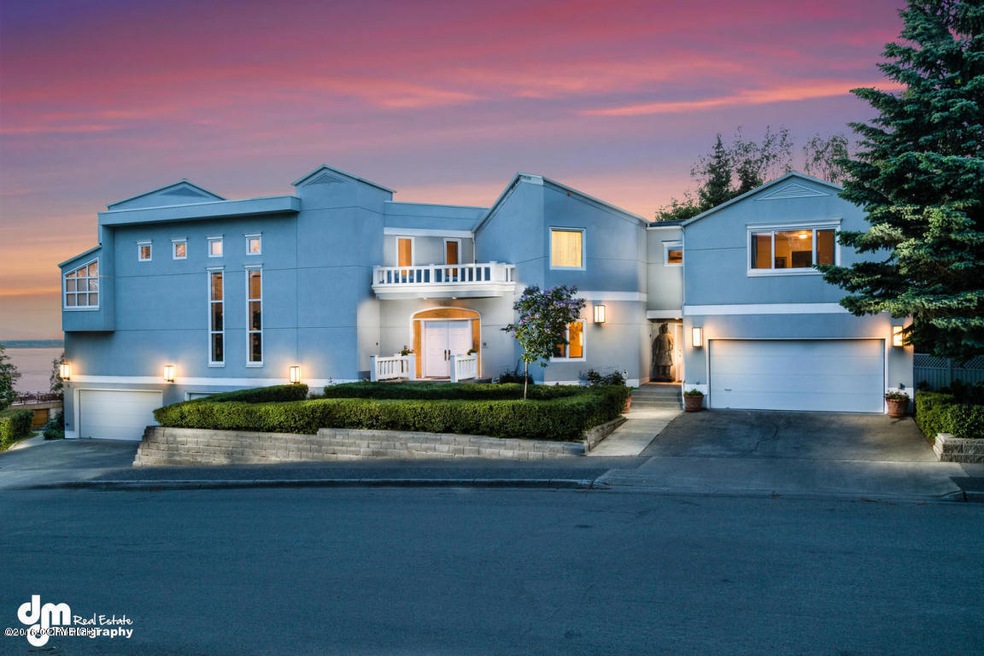 1629 W 11th at twilight