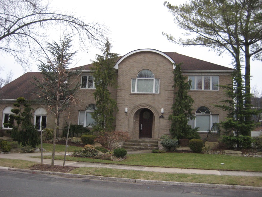 15 W Castor Place, Staten Island, NY 10312 - photo 1