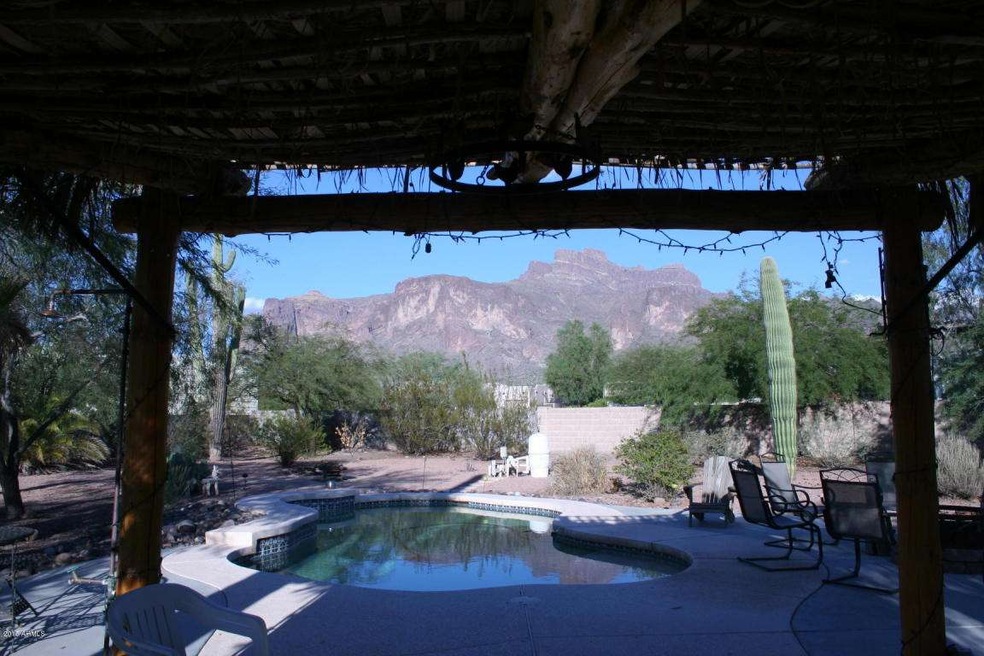 Homes in Apache Junction with a Mountain