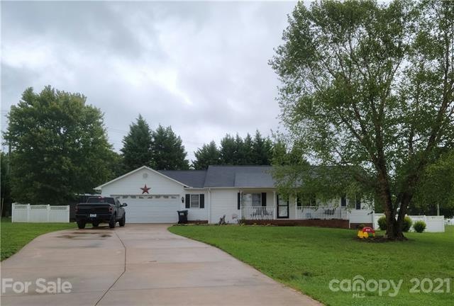 124 Watts Ct, Statesville, NC 28625 - photo 1