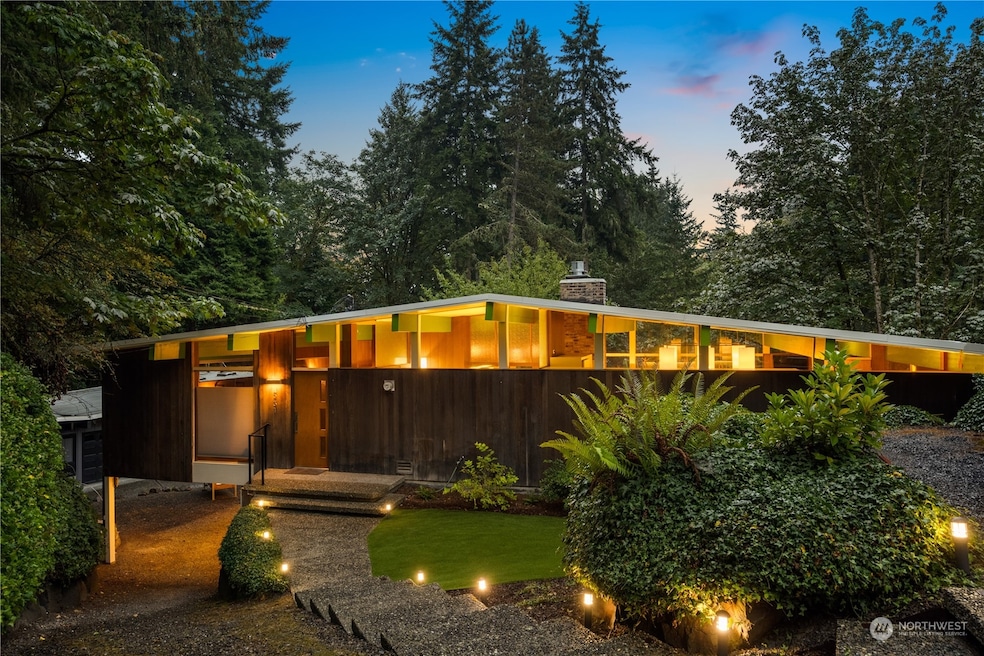 Sold $1,235,000 • Co-Listing Agent