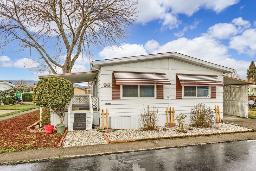 301 Freeman Rd unit 98, Central Point, OR 97502 - photo 1