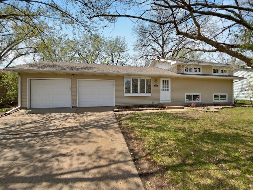 10516 Wren St NW, Coon Rapids, MN 55433 - photo 1