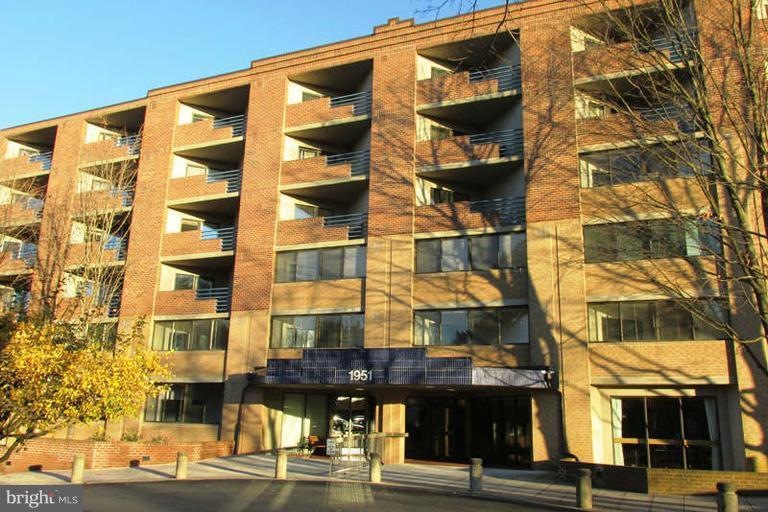 Thoreau Place Condominiums unit 425, Reston, VA 20191 - photo 1